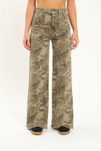 Load image into Gallery viewer, Far Out Camo Pant