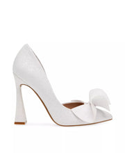 Load image into Gallery viewer, Nobble White Betsey Johnson Heel
