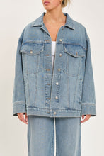 Load image into Gallery viewer, Later jean Jacket
