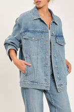 Load image into Gallery viewer, Later jean Jacket
