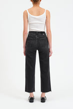 Load image into Gallery viewer, Pleaser Twilight Crop Jeans
