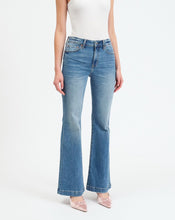 Load image into Gallery viewer, The Heart Breaker Jeans
