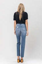 Load image into Gallery viewer, Beverly Straight Leg Jeans
